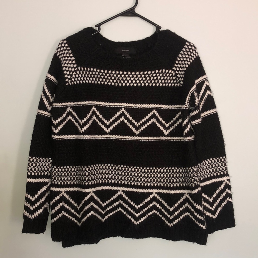 Forever 21 black and white sweater